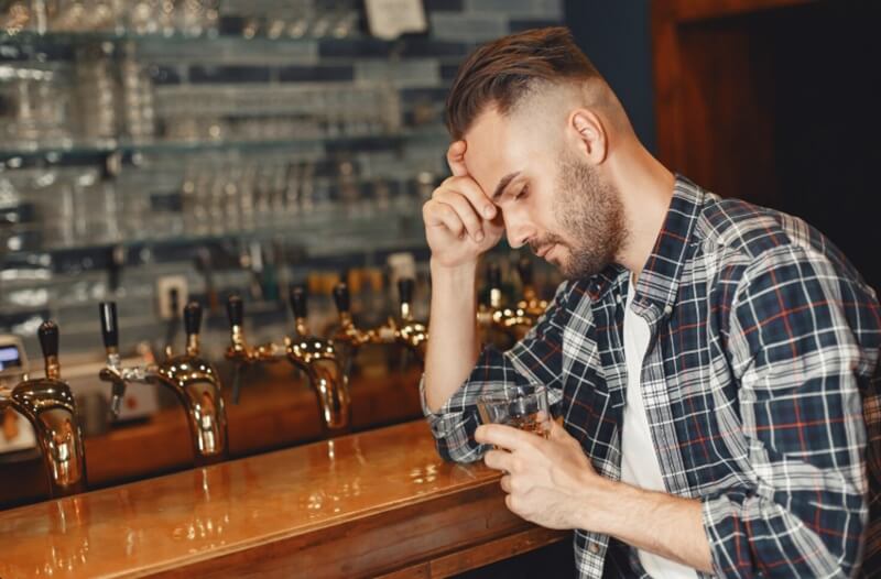 How Inflation Changed the Way Britain Drinks  And Why Pubs Are Worried