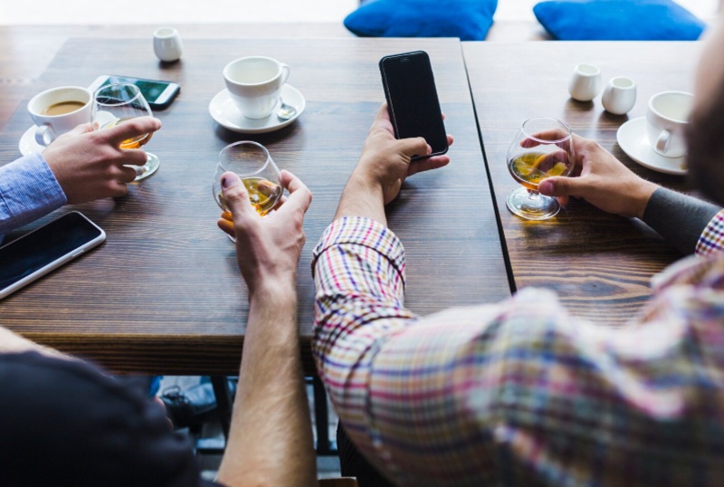 Invisible Social Circles