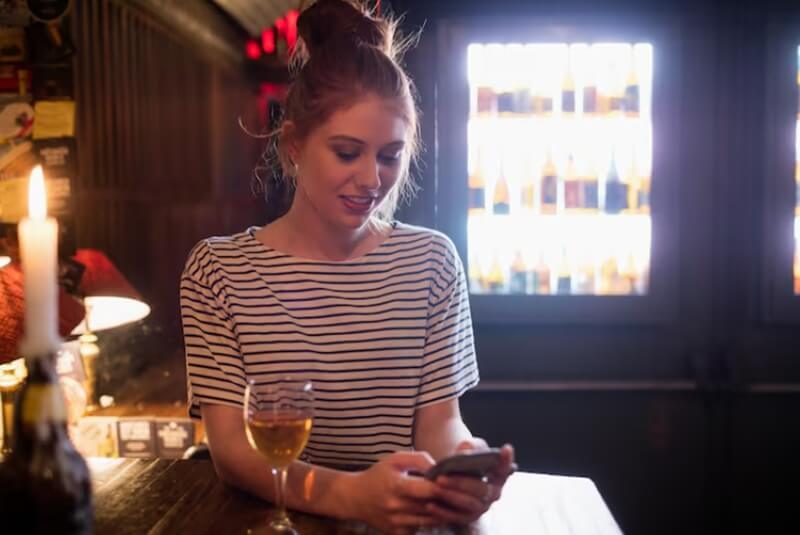 The Silent Revolution: Inside Pubs Where Phones Stay in Pockets