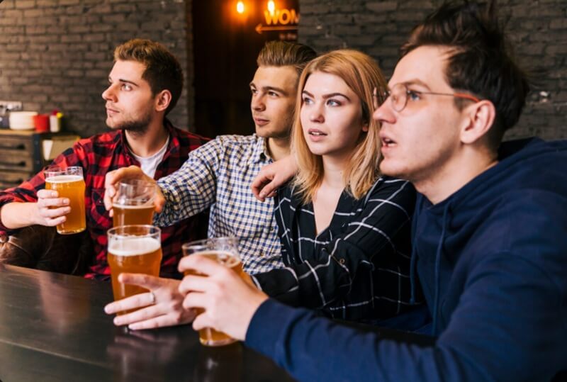 How Strangers Become Temporary Friends in Pub Environments  And Why It Matters More Than You Think