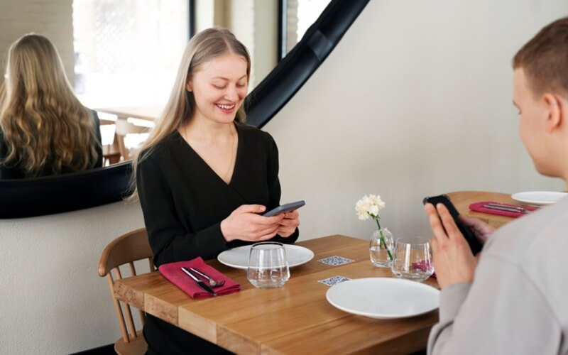 The Psychology of Waiting How Restaurants Quietly Shape Your Food Experience