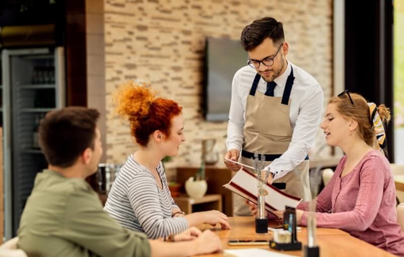 The Psychology Behind Choosing “Safe” Menu Options: Why Your Brain Refuses to Order Something New