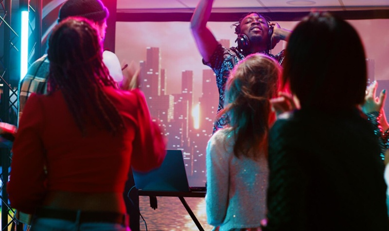 Live Music Nights Are Splitting Regulars And New Customers